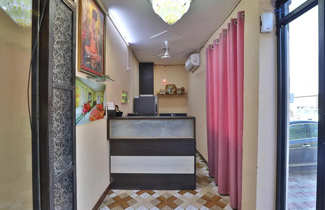 Oyo 41050 Hotel Om Villa-1